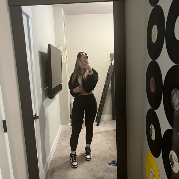 Meet your Posher, Justice - Picture 5 of 14